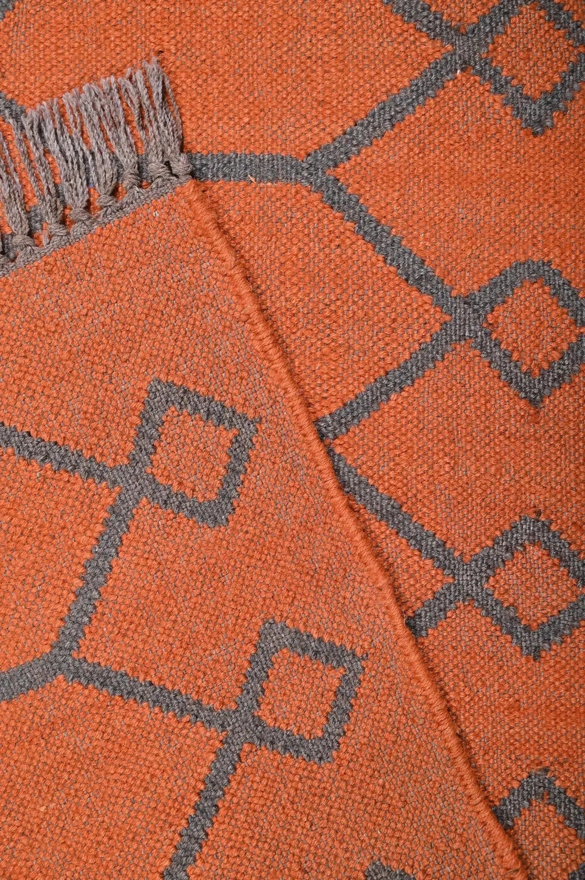 alfombra kilim naranja detalle