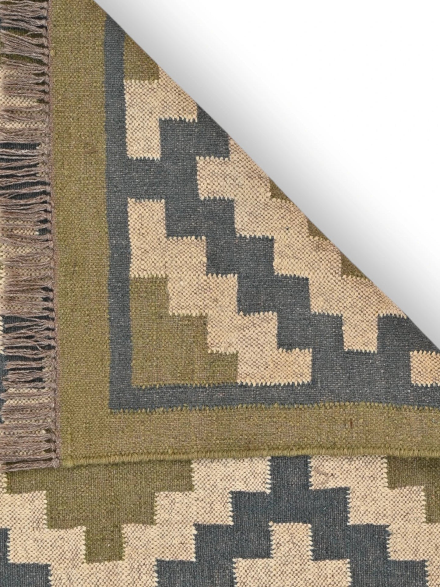 Detalle de alfombras kililm pasillo 120x180 beige verde necha a mano en fibras naturales