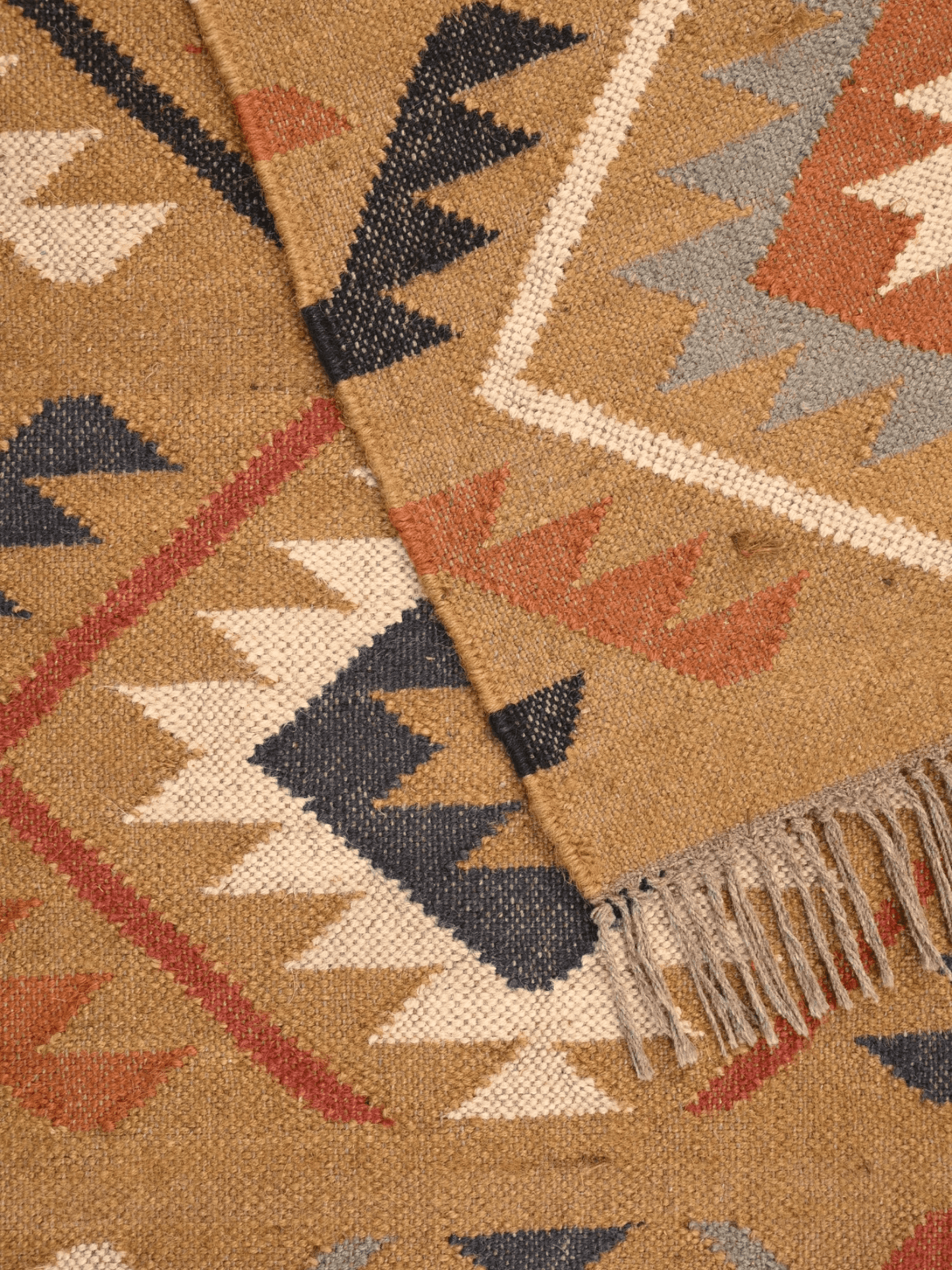 Detalle de alfombras kililm pasillo 180x270 multicolor necha a mano en fibras naturales