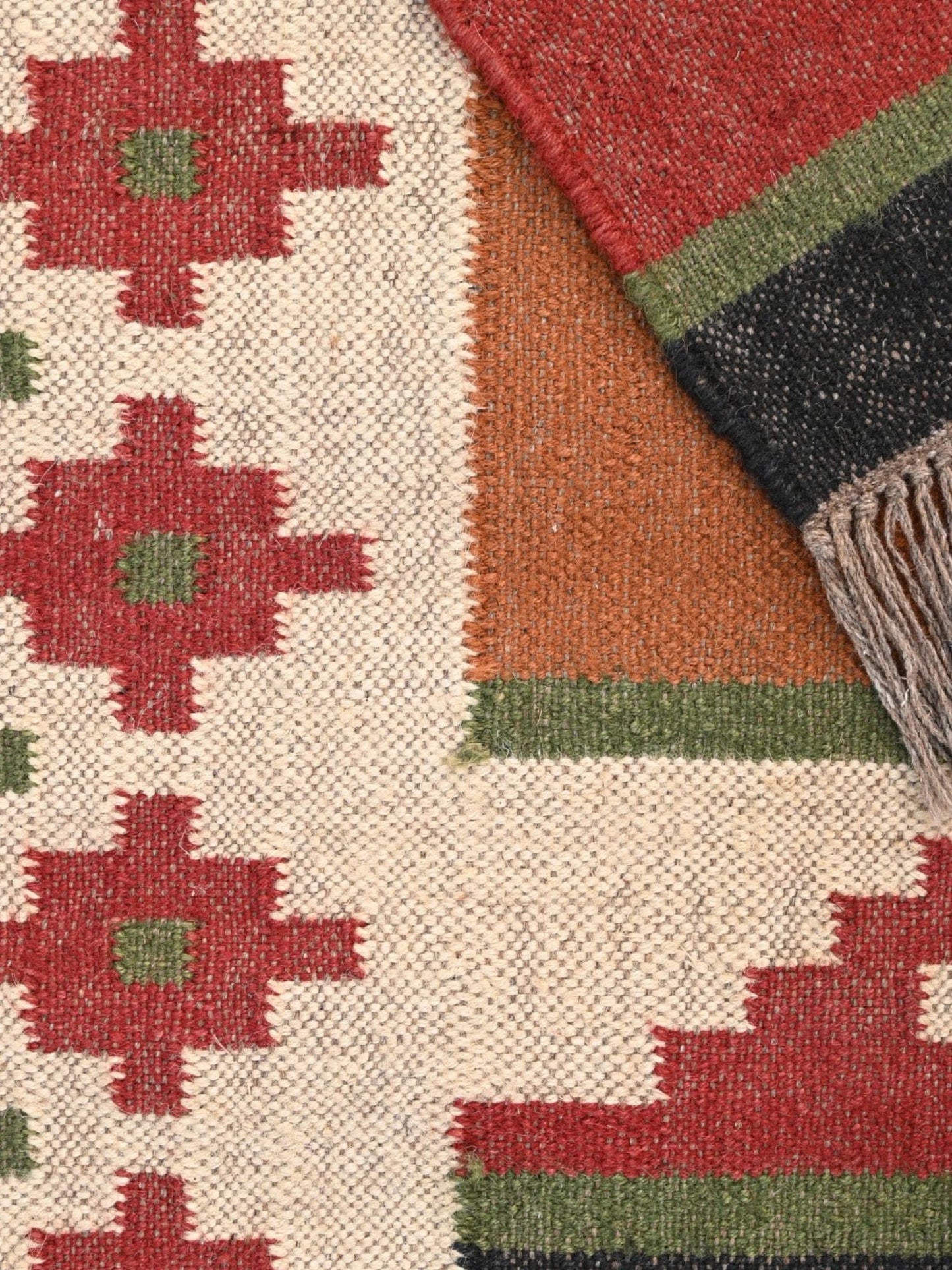 Detalle de alfombras kililm pasillo 180x270 multicolor necha a mano en fibras naturales