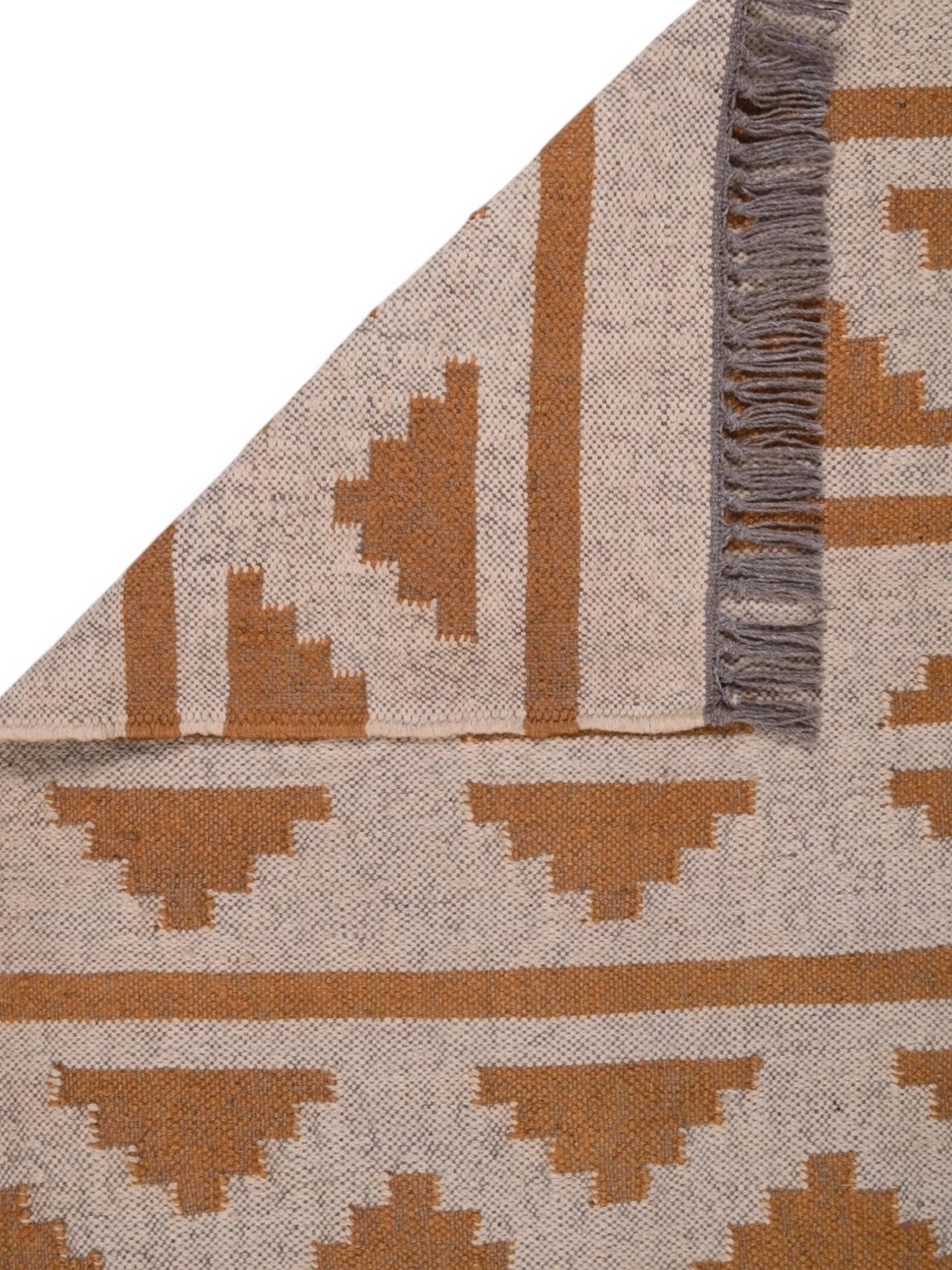 Detalle de alfombra kilim pasillo 75x180 beige rojo hecha a mano en fibras naturales