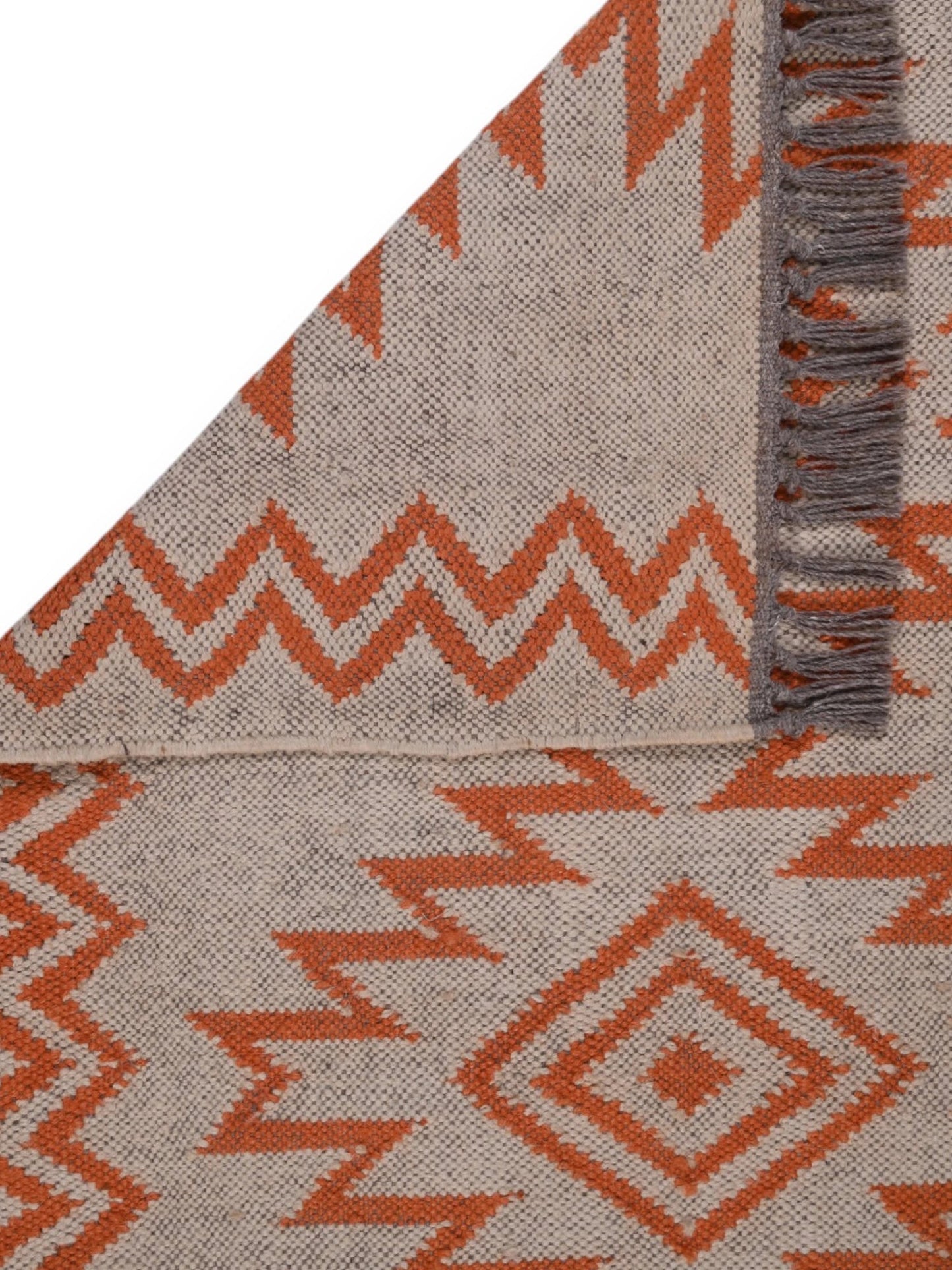 Detalle de alfombra kilim pasillo 75x180 beige rojo hecha a mano en fibras naturales