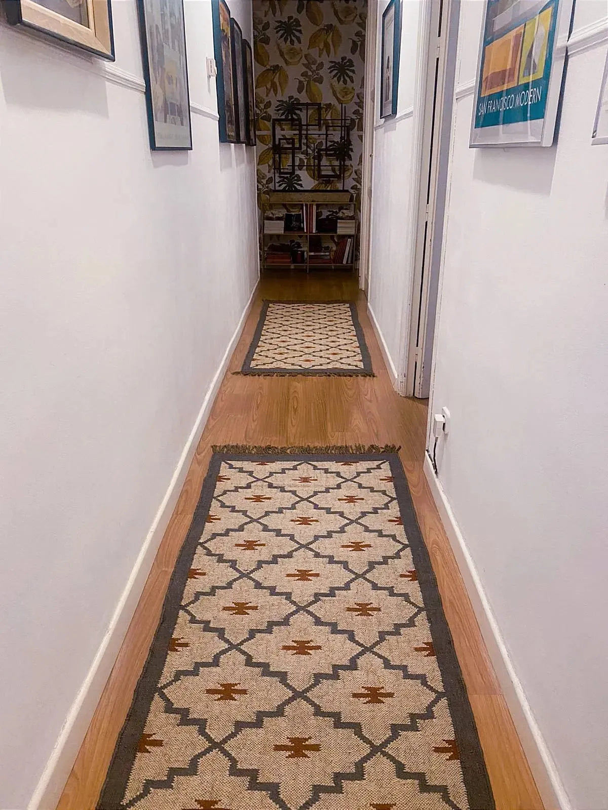 alfombra kilim de pasillo geometrica
