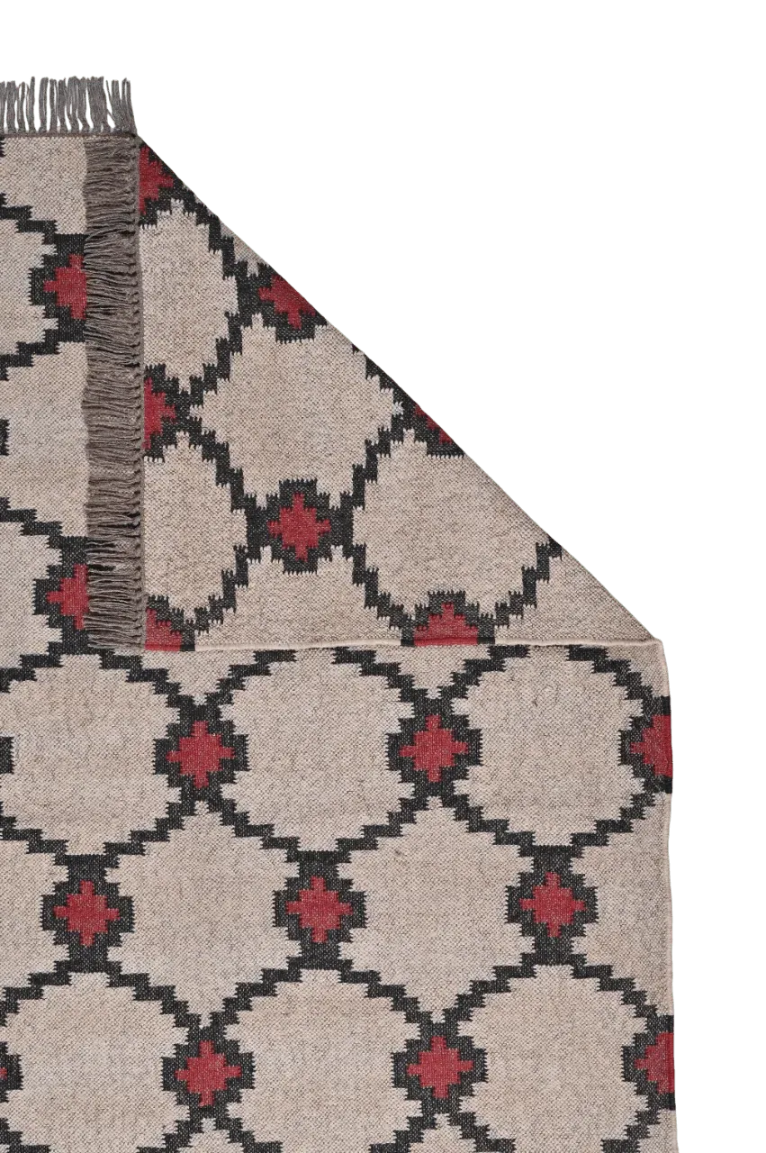 alfombra kilim moderna roja y negra