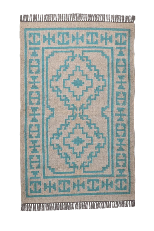 alfombra kilim blanca y azul geometrica etnica