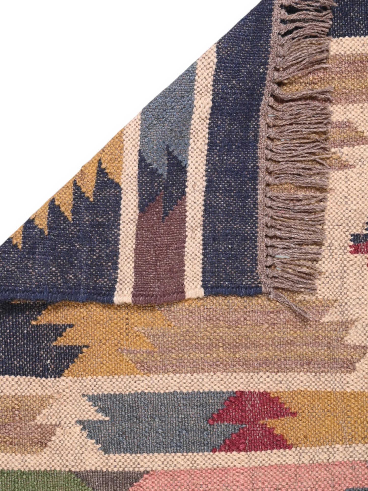 Detalle de alfombra kilim pasillo 60x180 multicolor hecha a mano en fibras naturales