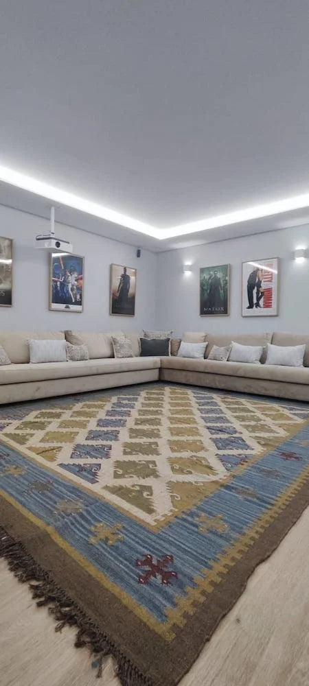 Alfombra kilim etnica tonos azules, verdes, alfombra grande tejida a mano en yute y lana.