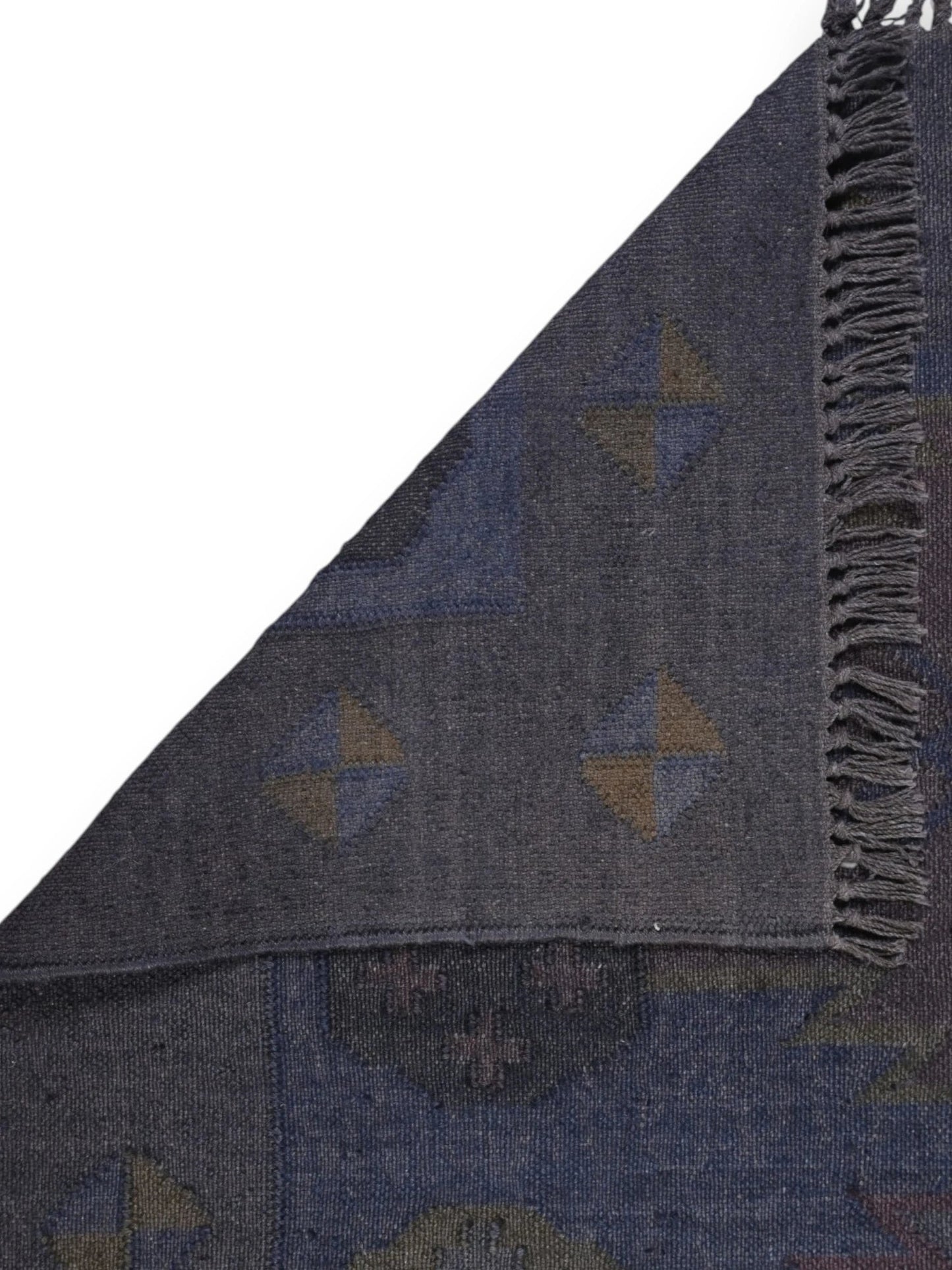 Detalle de alfombras kililm pasillo 120x180 multicolor necha a mano en fibras naturales
