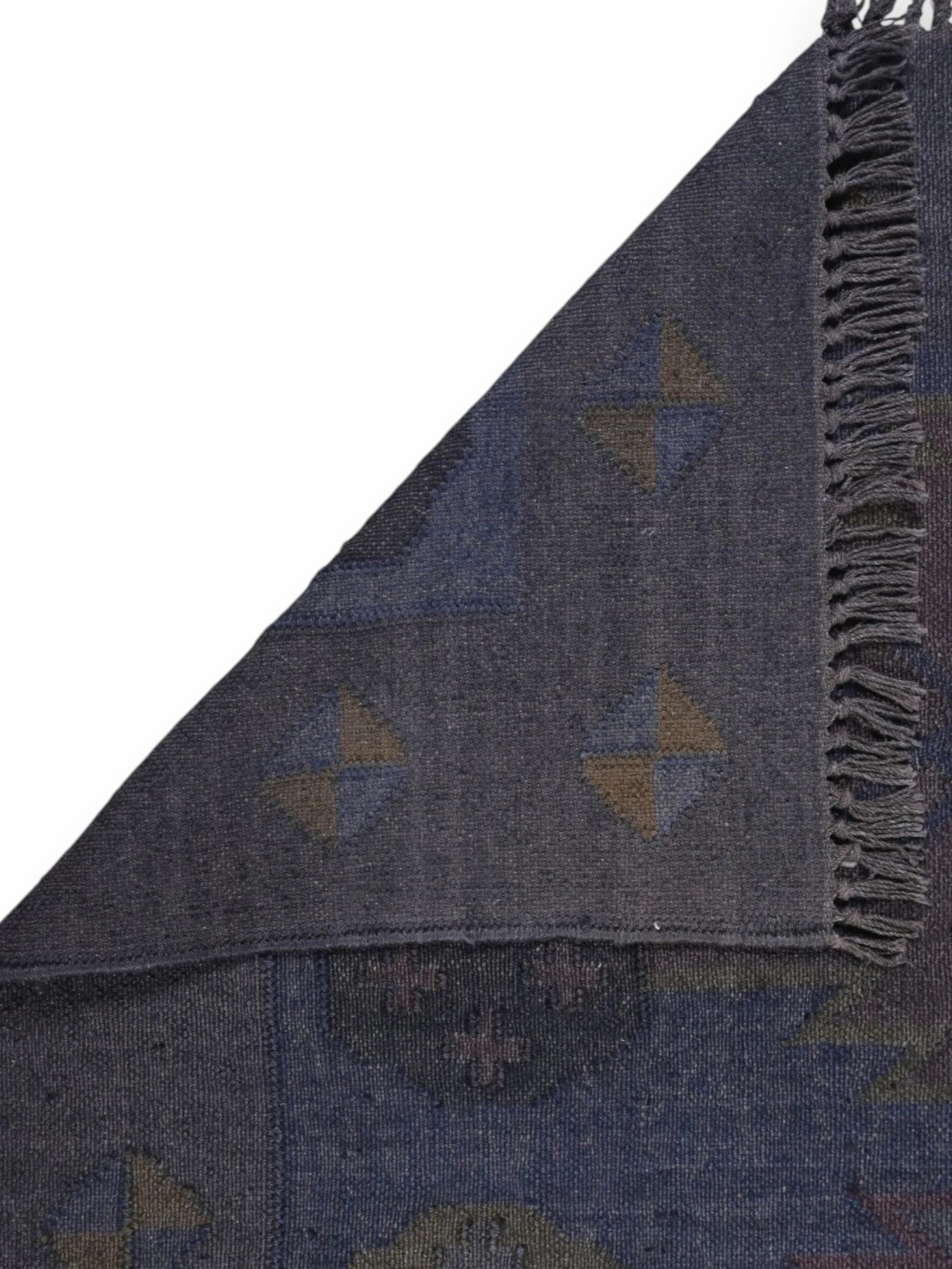 Detalle de alfombras kililm pasillo 120x180 multicolor necha a mano en fibras naturales

