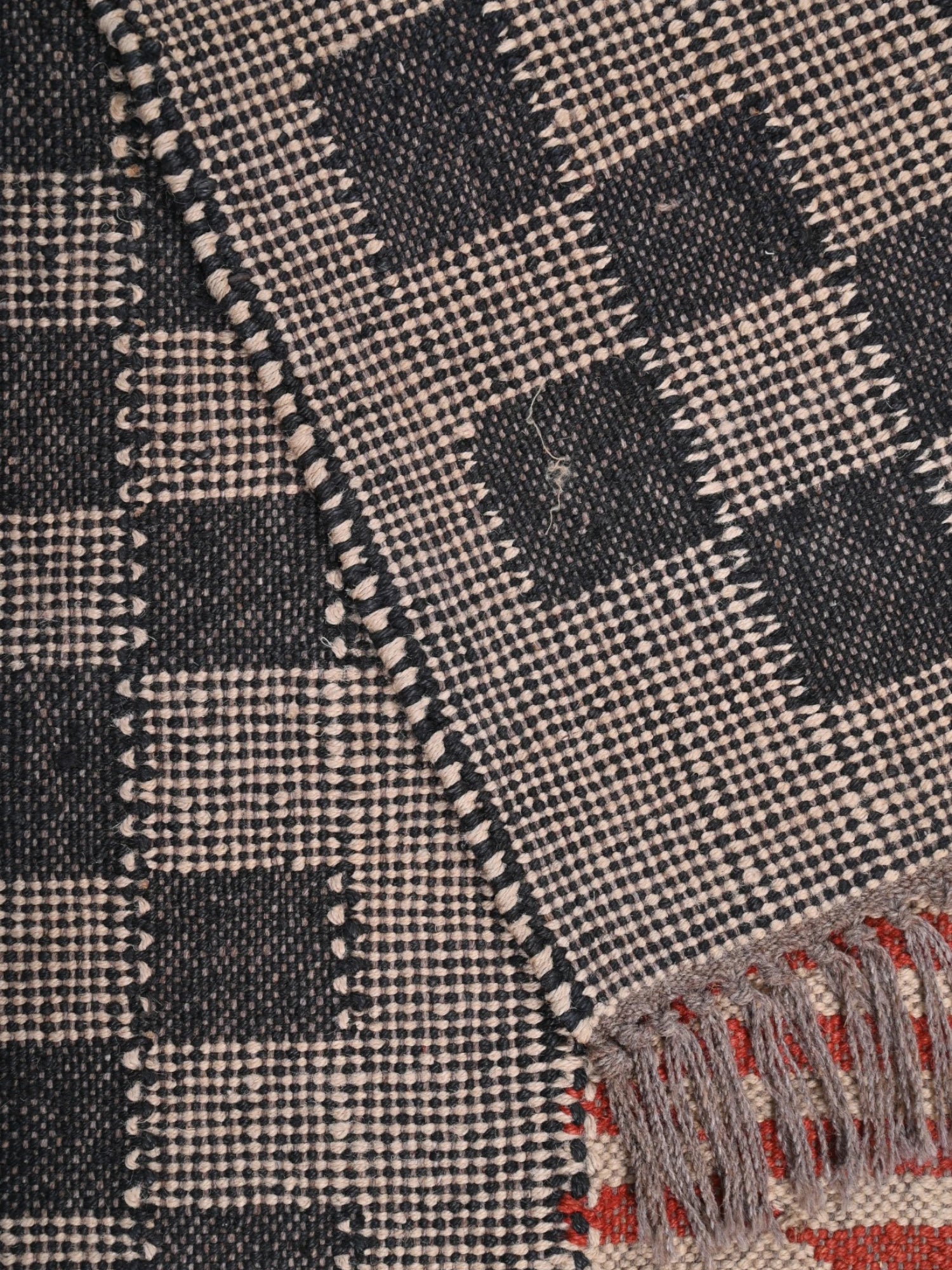 Detalle de alfombra kilim pasillo 120x180cms multicolor hecha a mano en fibras naturales