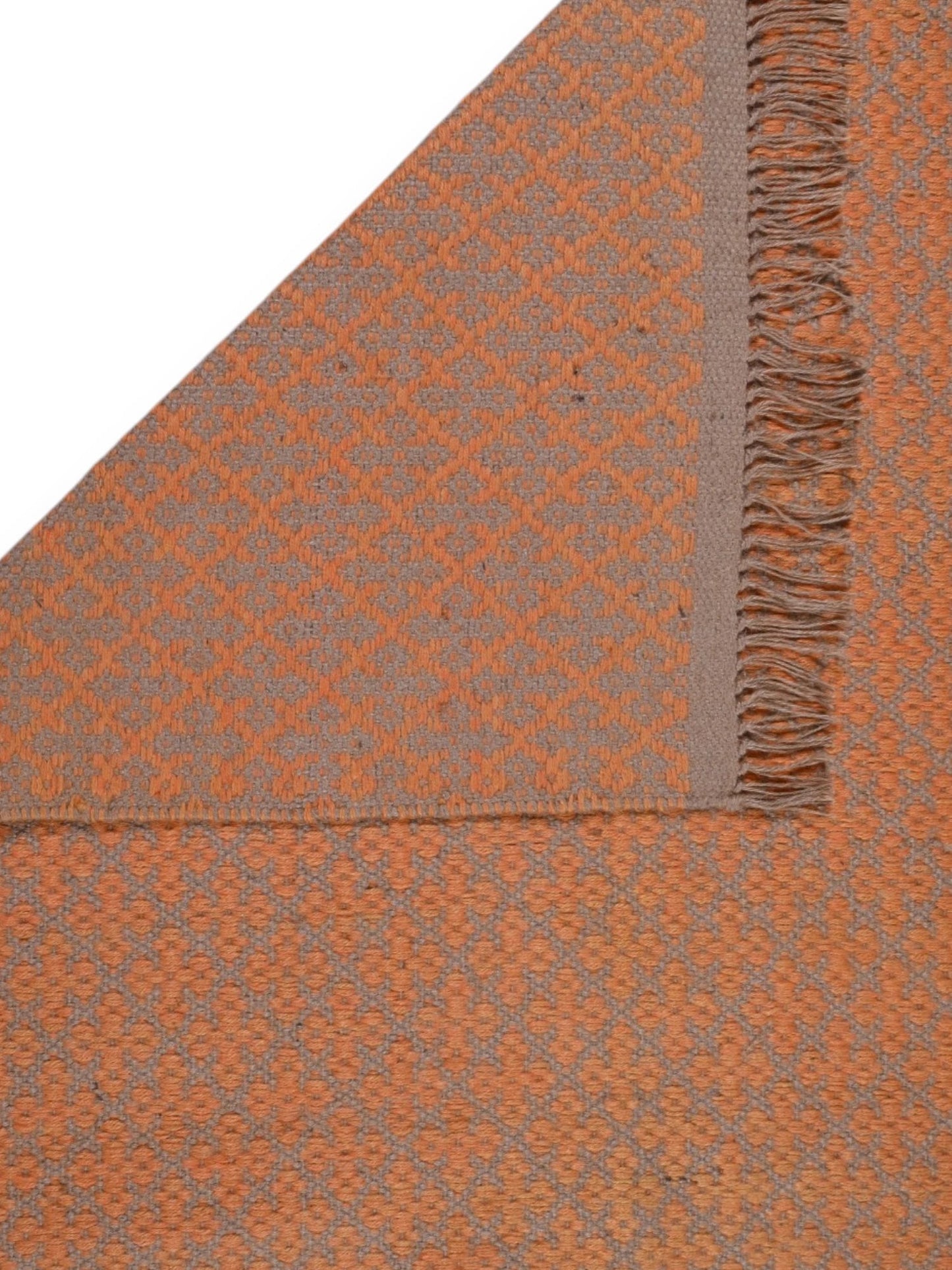 Detalle de alfombra kilim pasillo 120x80 marrón hecha a mano en fibras naturales