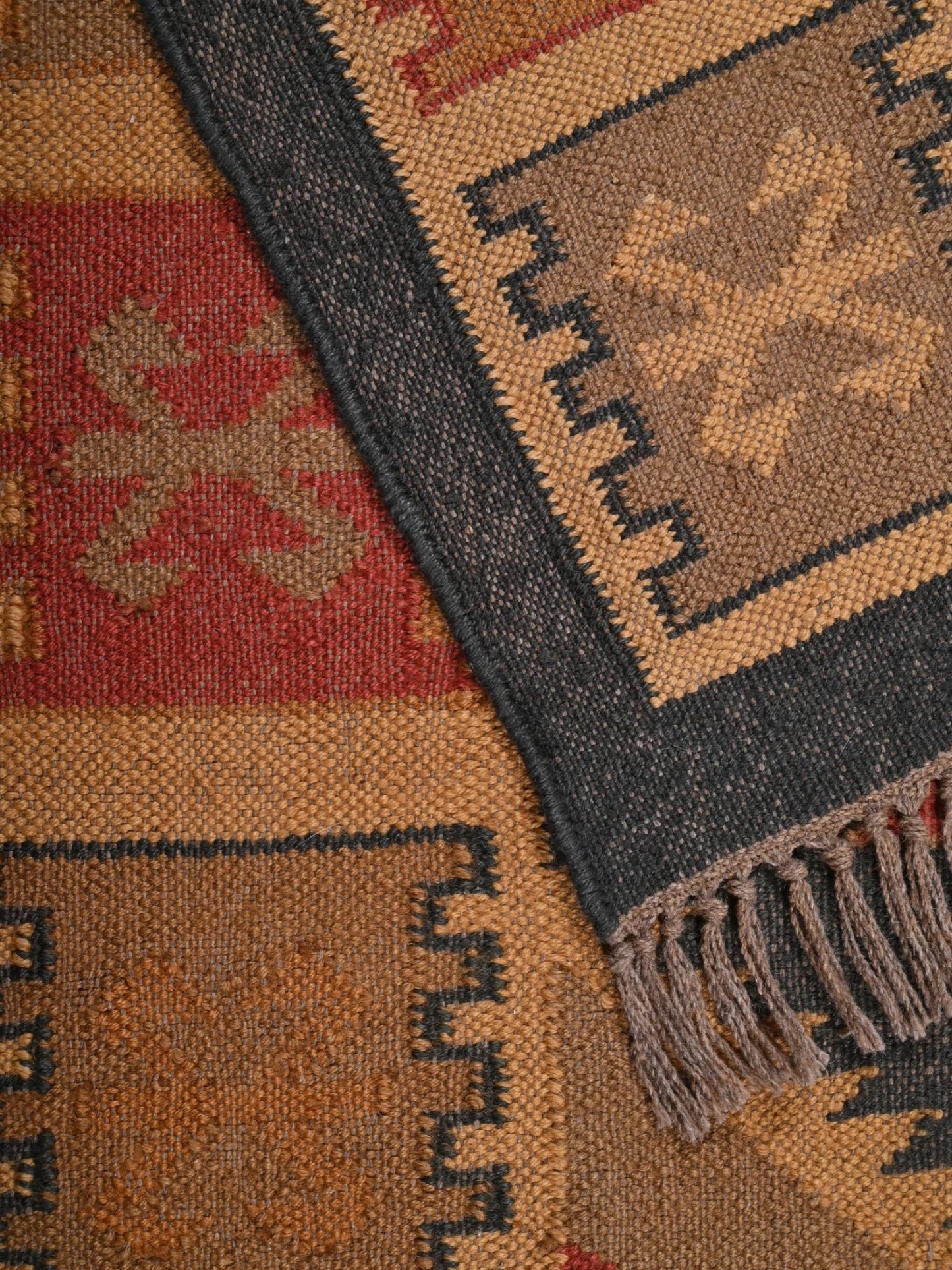 Detalle de alfombras kililm pasillo 150x240  multicolor necha a mano en fibras naturales