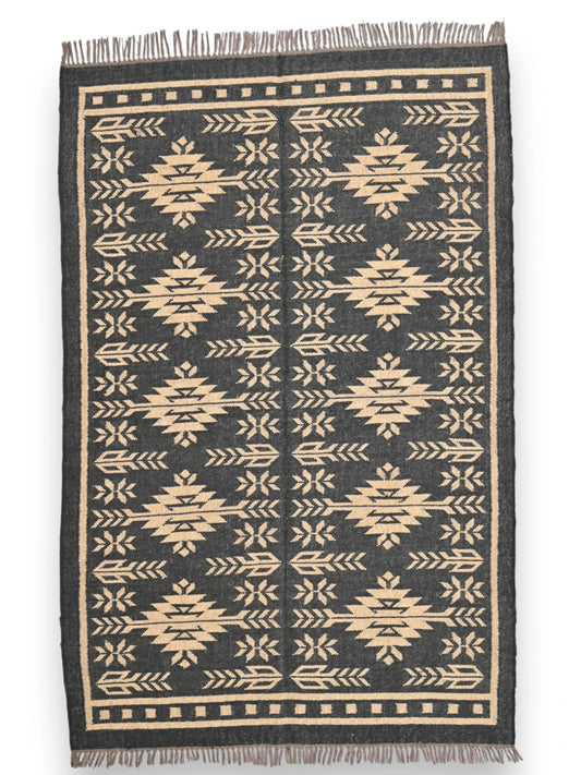 alfombras kililm pasillo 150x240 negro beige necha a mano en fibras naturales


