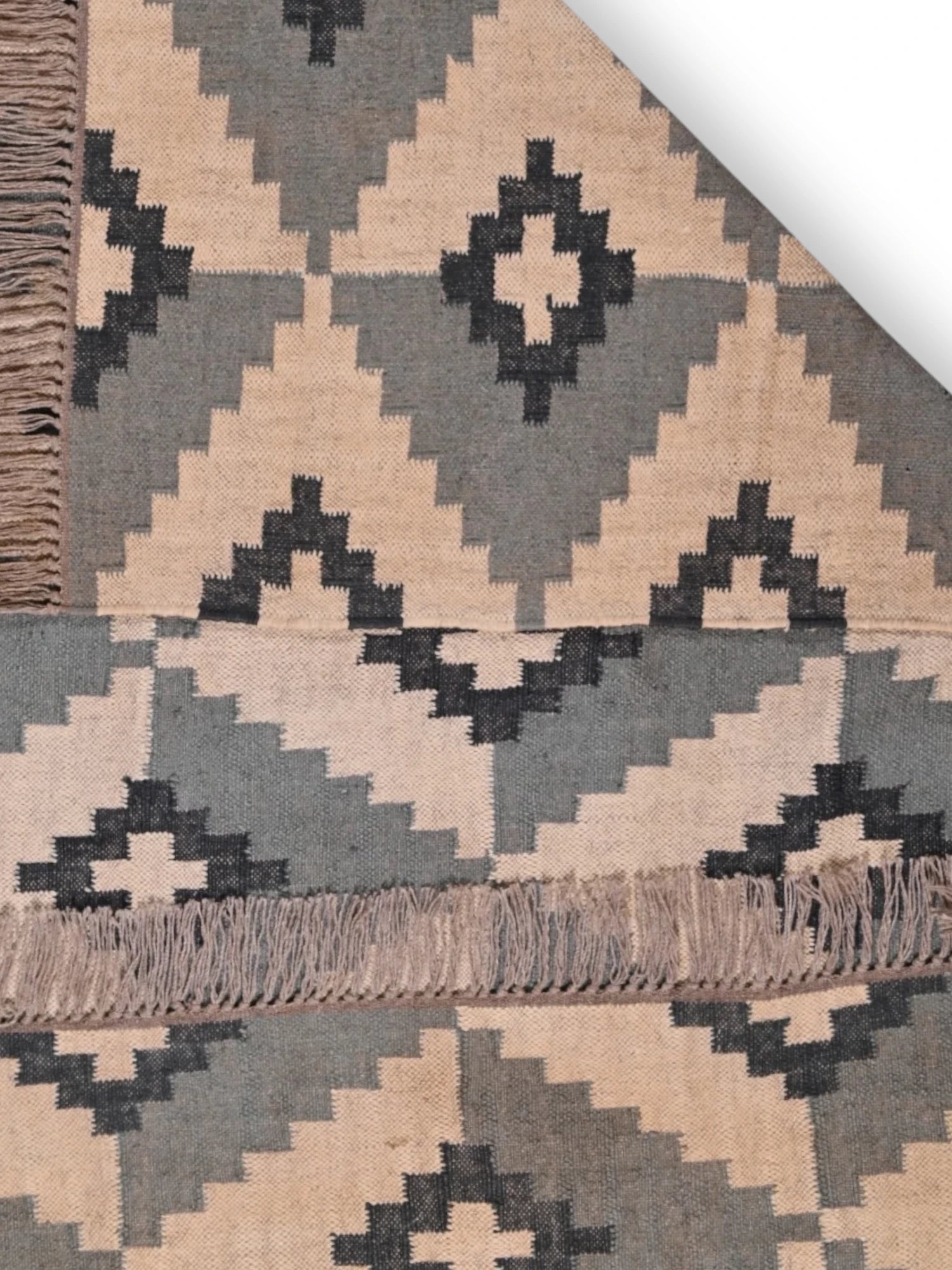 Detalle de alfombras kililm pasillo 180x270 multicolor necha a mano en fibras naturales