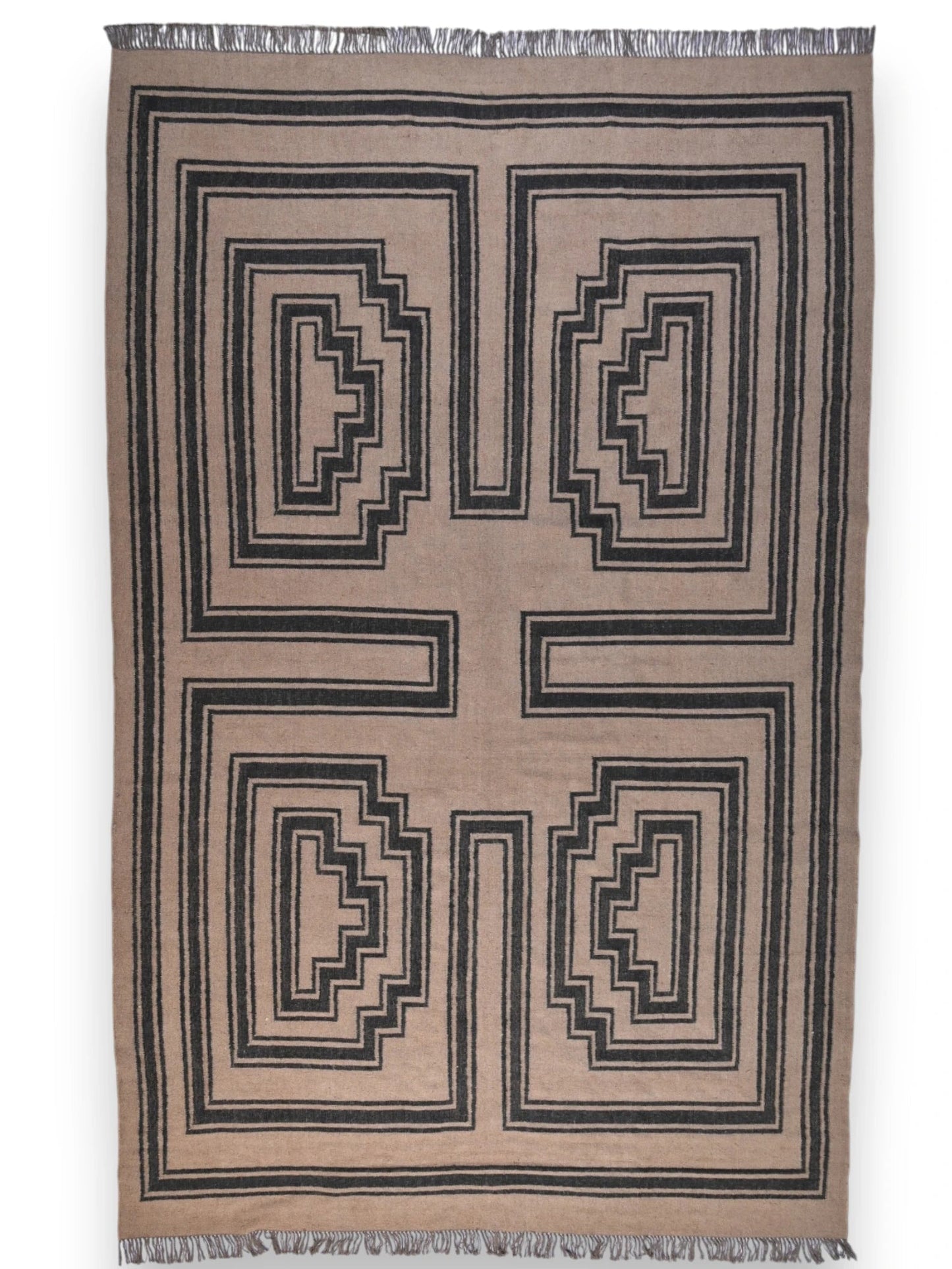 alfombras kililm pasill 300x360 marrón necha a mano en fibras naturales