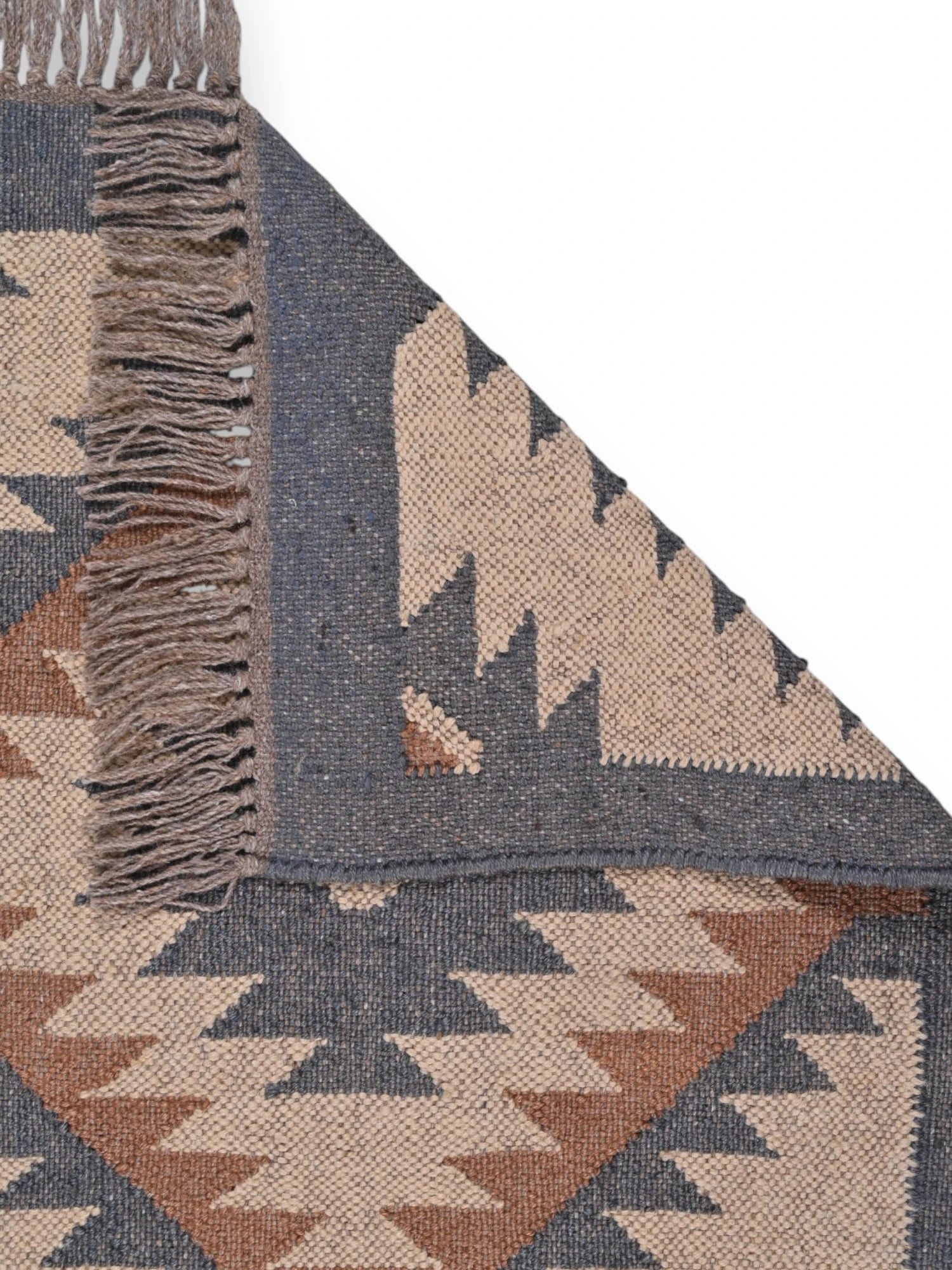 Detalle de alfombra kilim pasillo 60x180 multicolor hecha a mano en fibras naturales