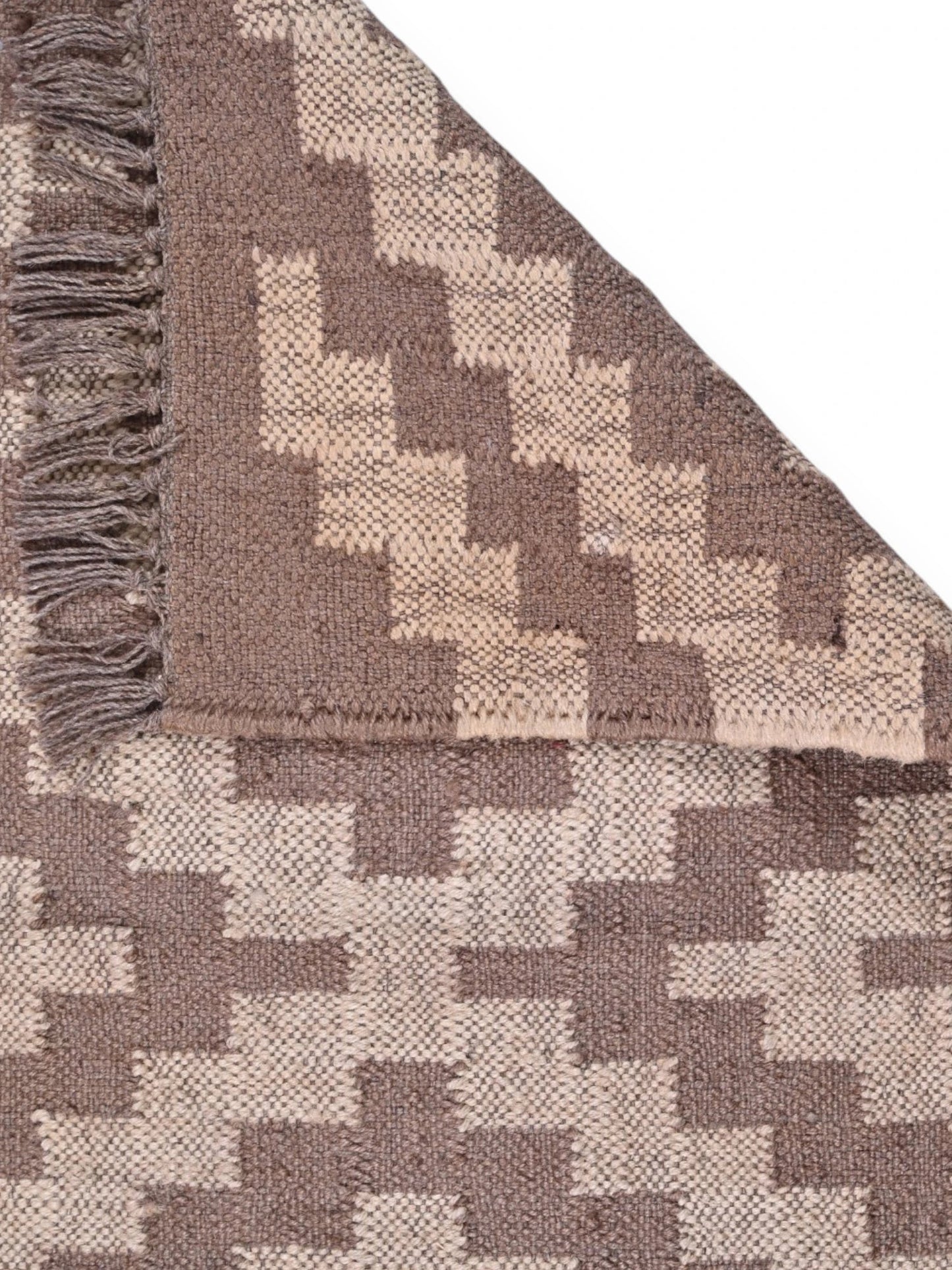 Detalle de alfombras kililm pasillo 60x90  marrón necha a mano en fibras naturales