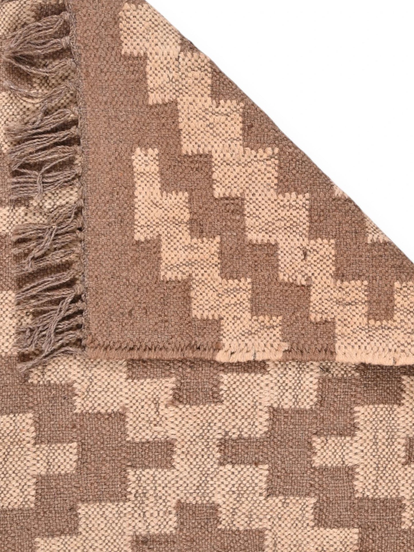 Detalle de alfombras kililm pasillo 60x90 crema marrón necha a mano en fibras naturales