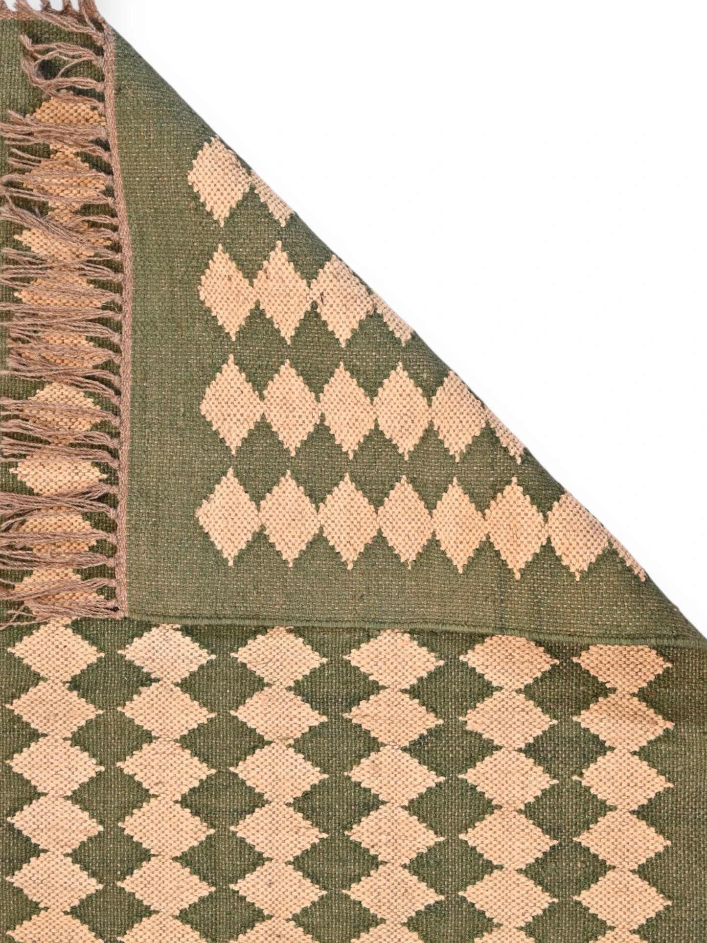 Detalle de alfombras kililm pasillo 75x120 beige verde necha a mano en fibras naturales
