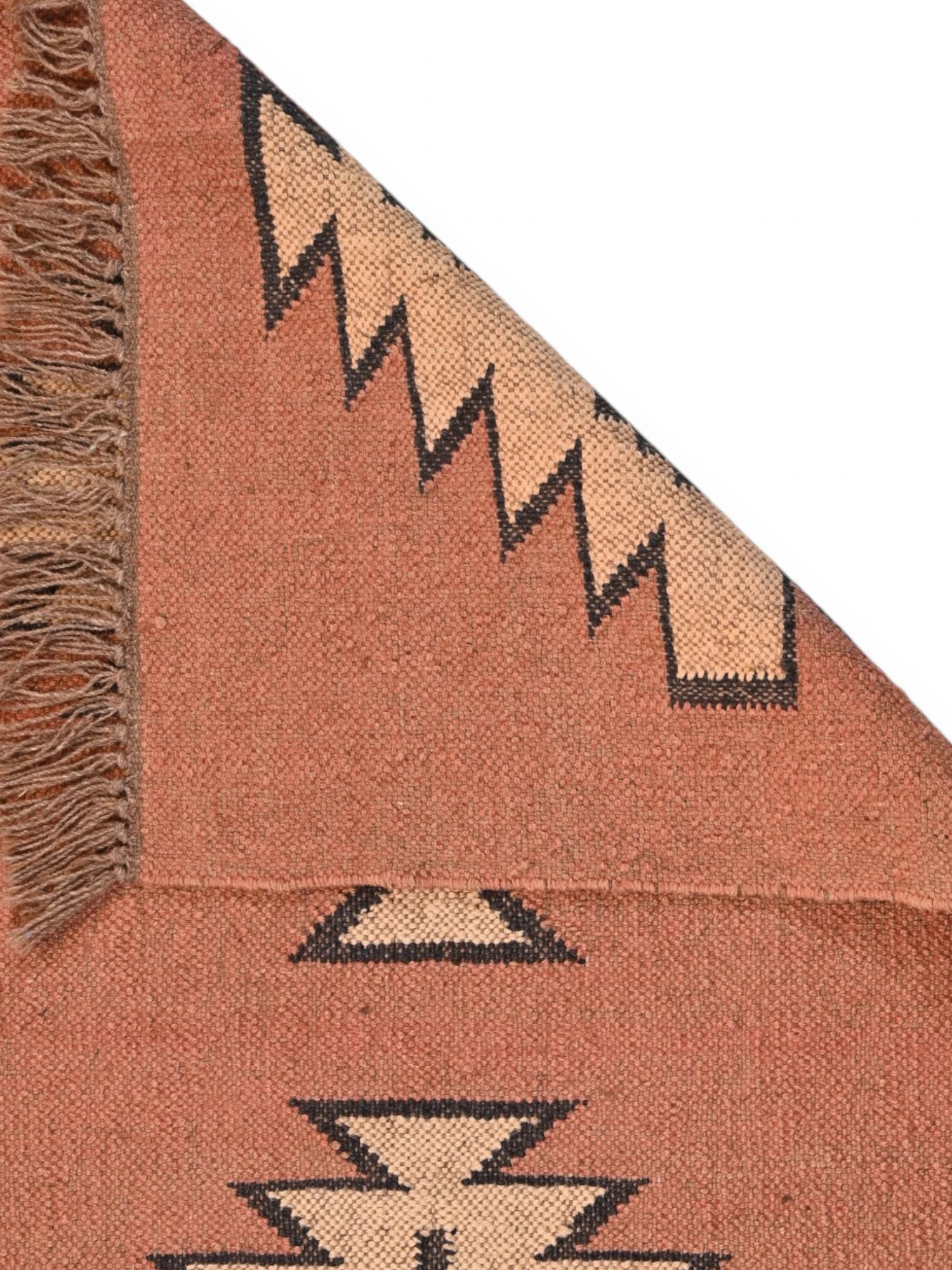 Detalle de alfombras kililm pasillo 75x180 naranja necha a mano en fibras naturales