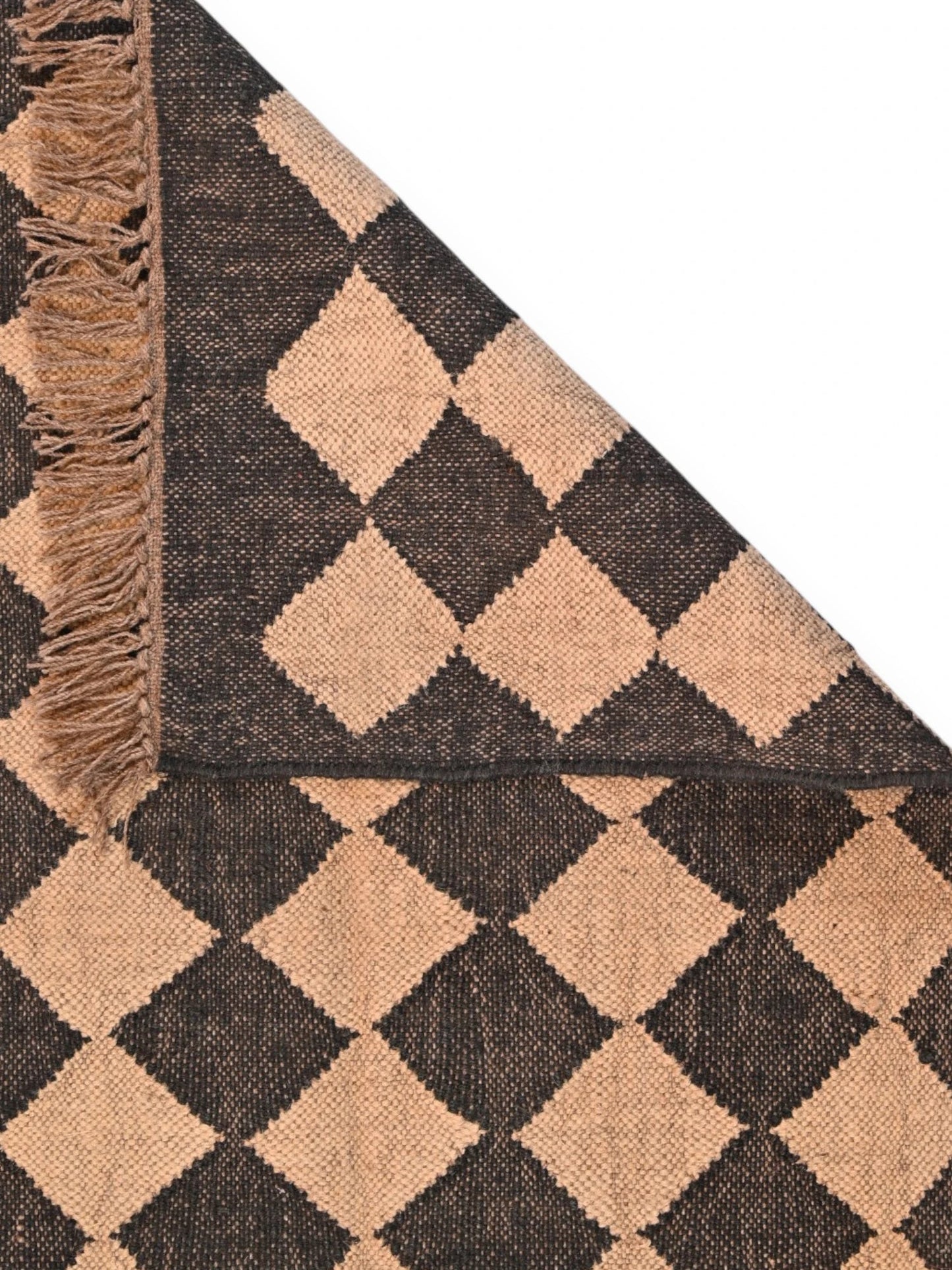 Detalle de alfombras kililm pasillo 75x180 negro beige necha a mano en fibras naturales