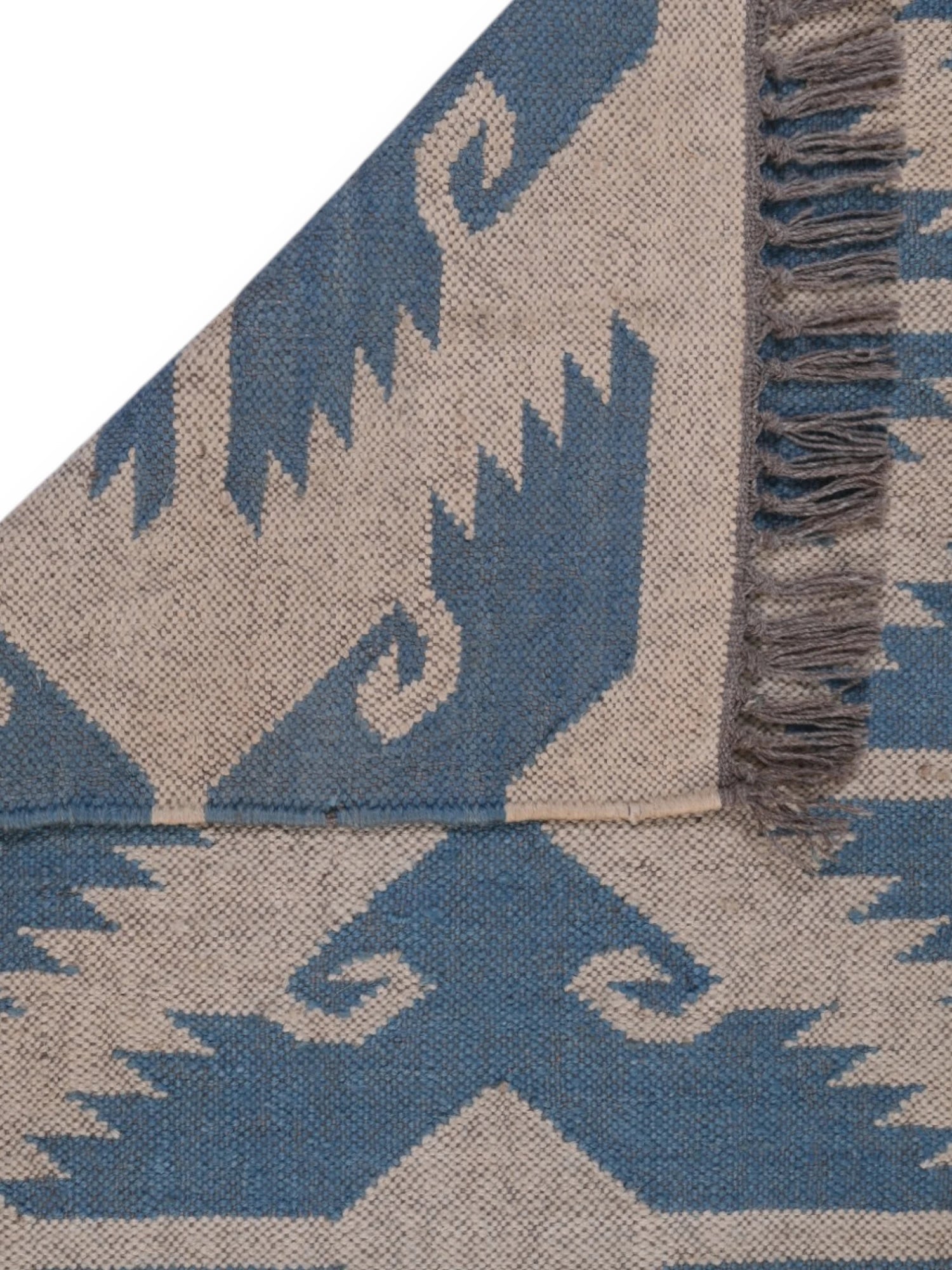 Detalle de alfombra kilim pasillo 75x180 beige hecha a mano en fibras naturales
