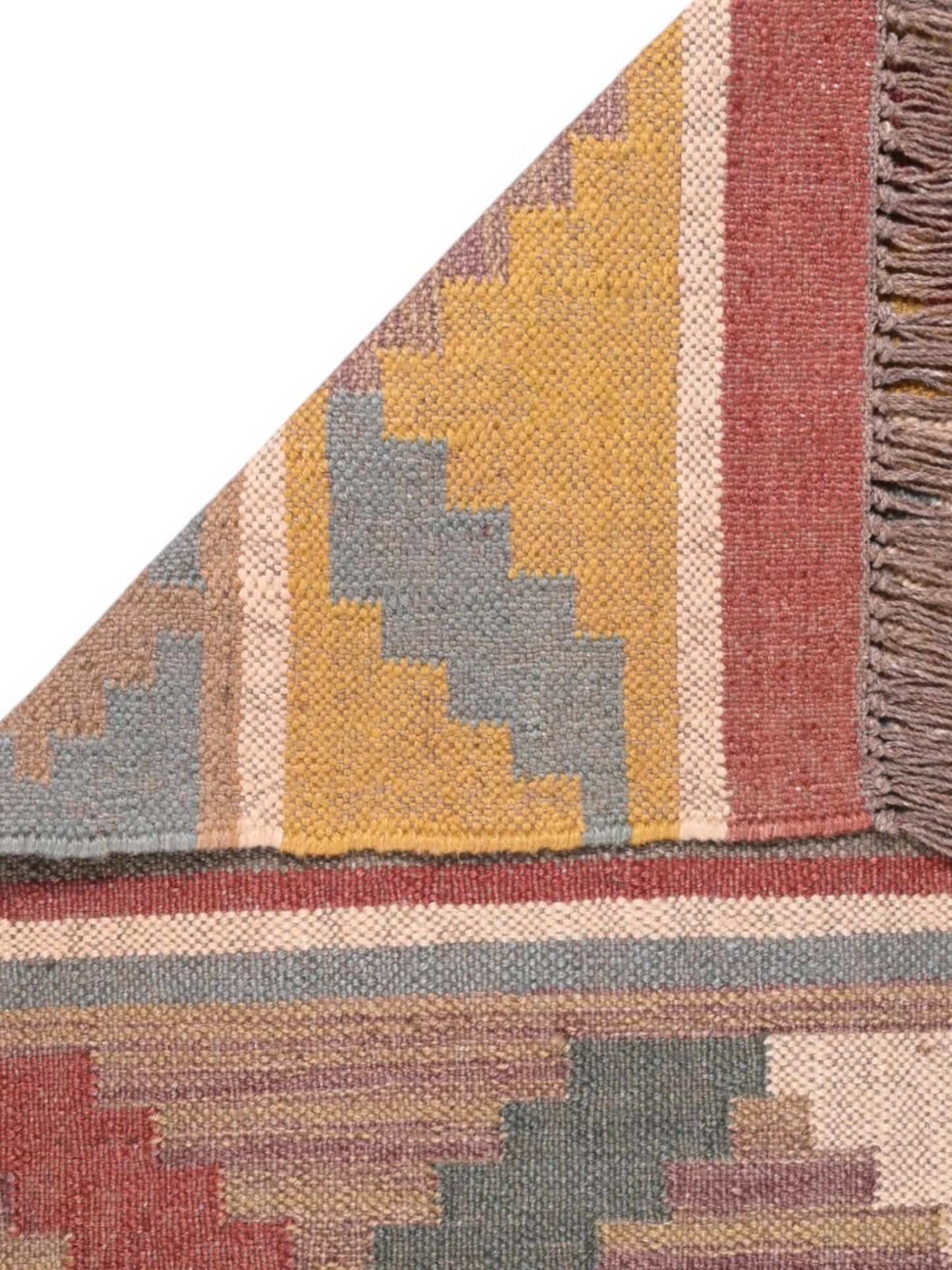 Detalle de alfombra kilim pasillo 75x240 multicolor hecha a mano en fibras naturales