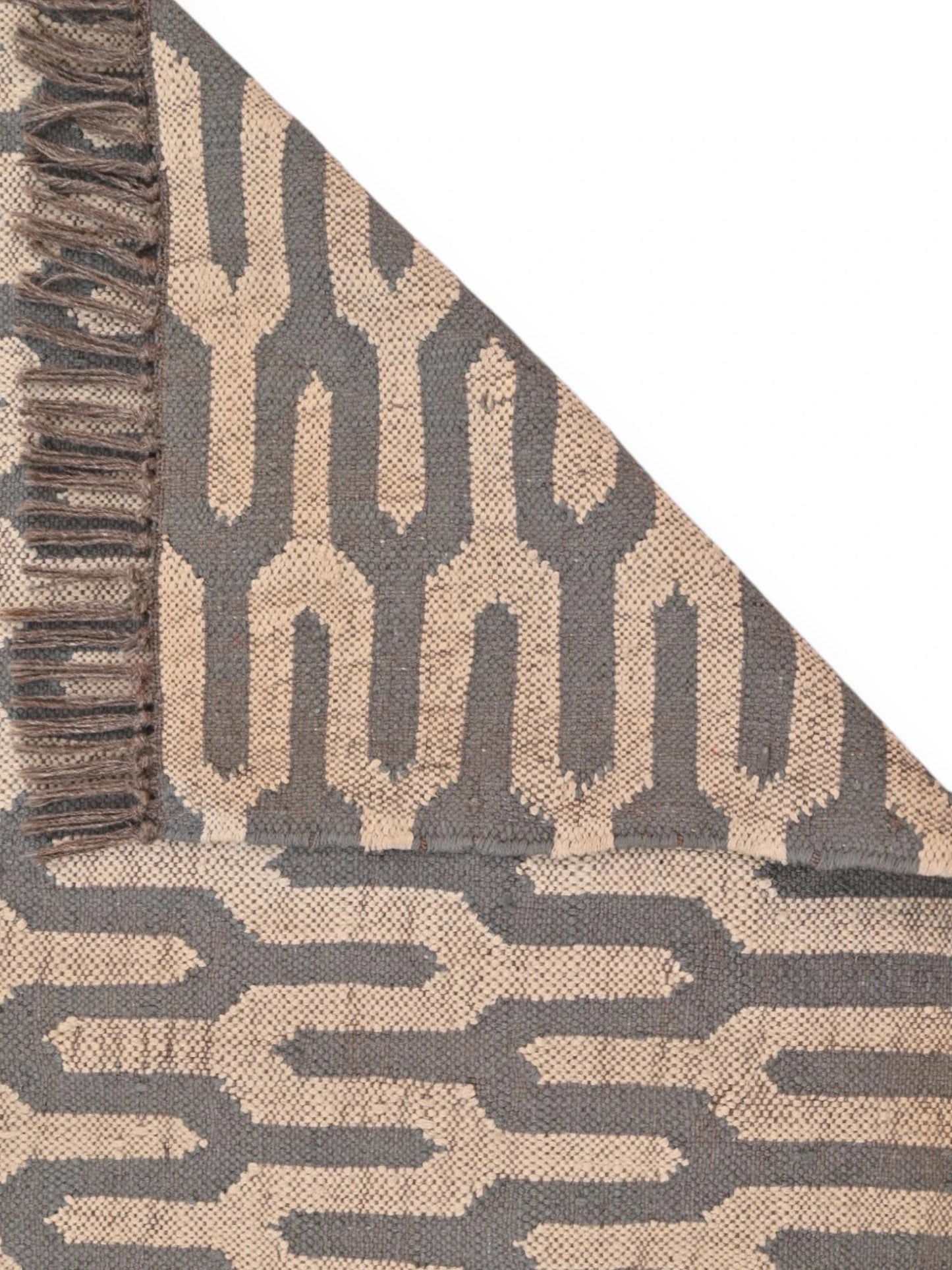Detalle de alfombras kililm pasillo 75x240 marrón necha a mano en fibras naturales