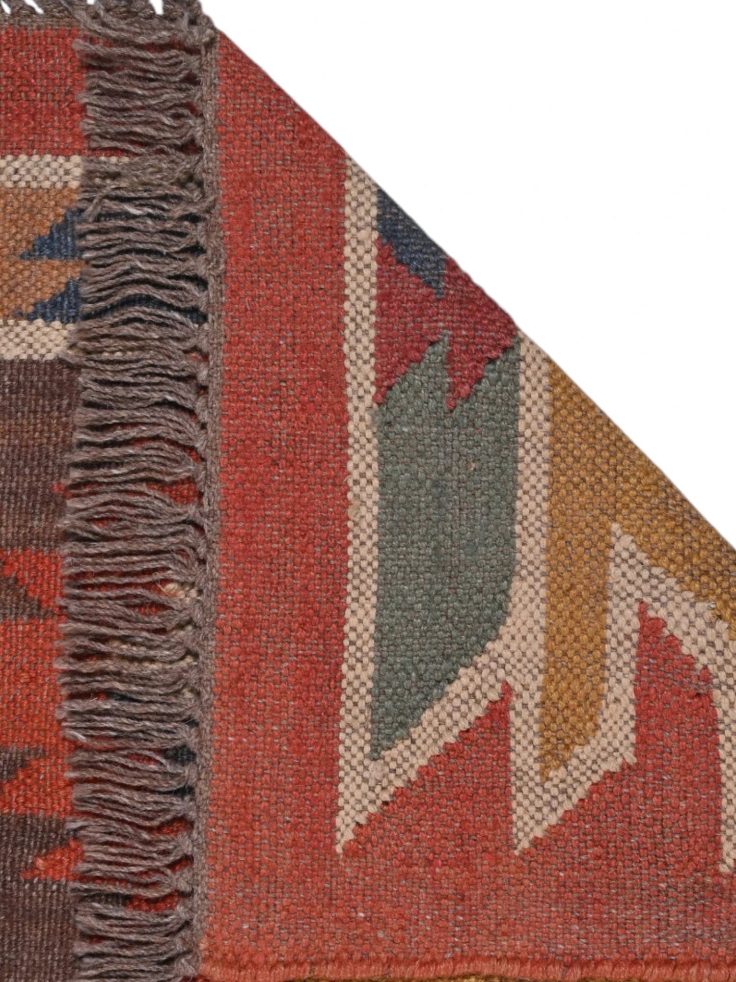 Detalle de alfombra kilim pasillo 75x300 multicolor hecha a mano en fibras naturales
