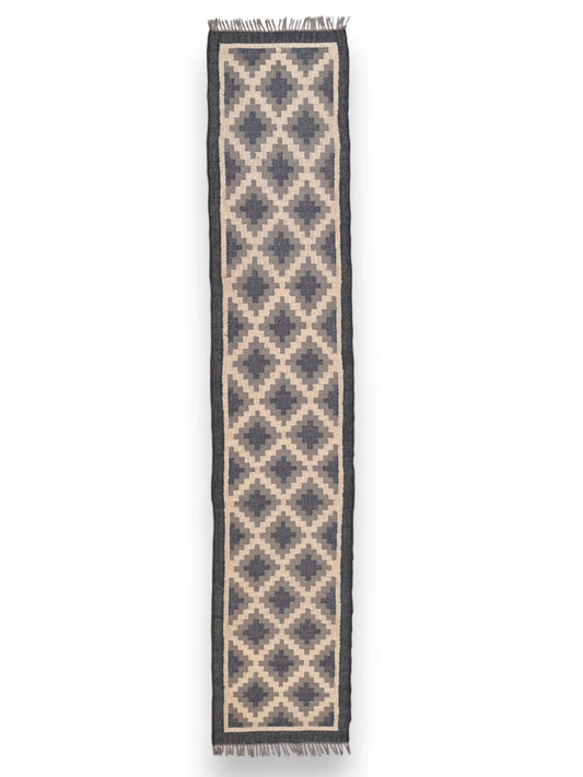alfombras kililm pasillo  75x360 negro beige necha a mano en fibras naturales
